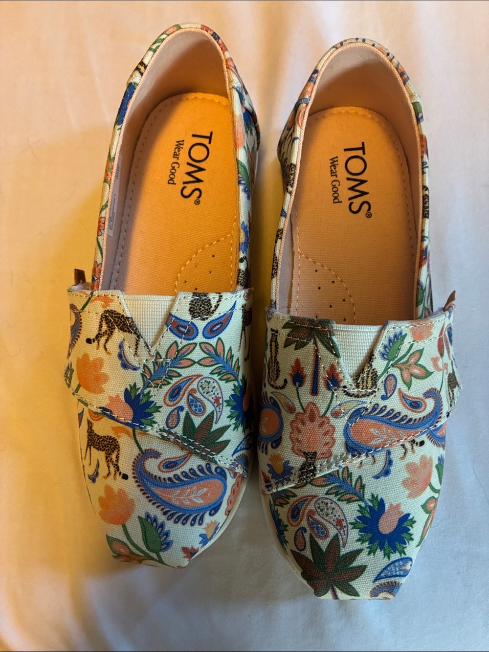 Toms kids cheetah and paisley print shoes size 13 EUC